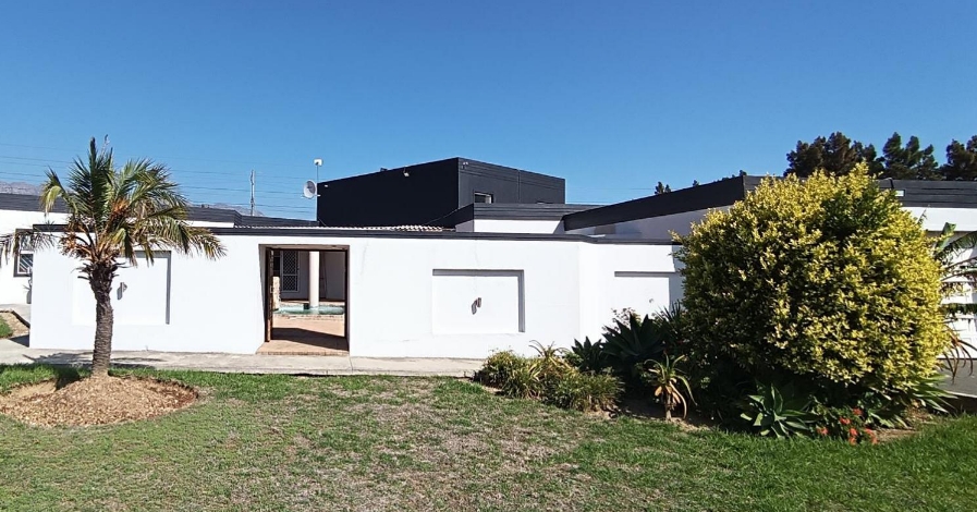 4 Bedroom Property for Sale in Firlands Western Cape